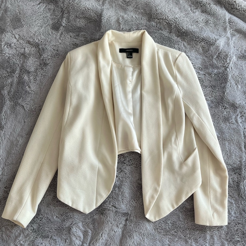 FOREVER21 Cream Cropped Blazer Jacket
